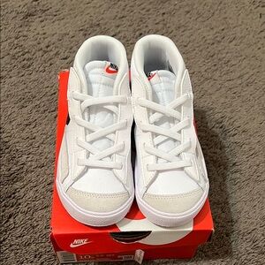 Nike White Classic Low-Top Sneakers